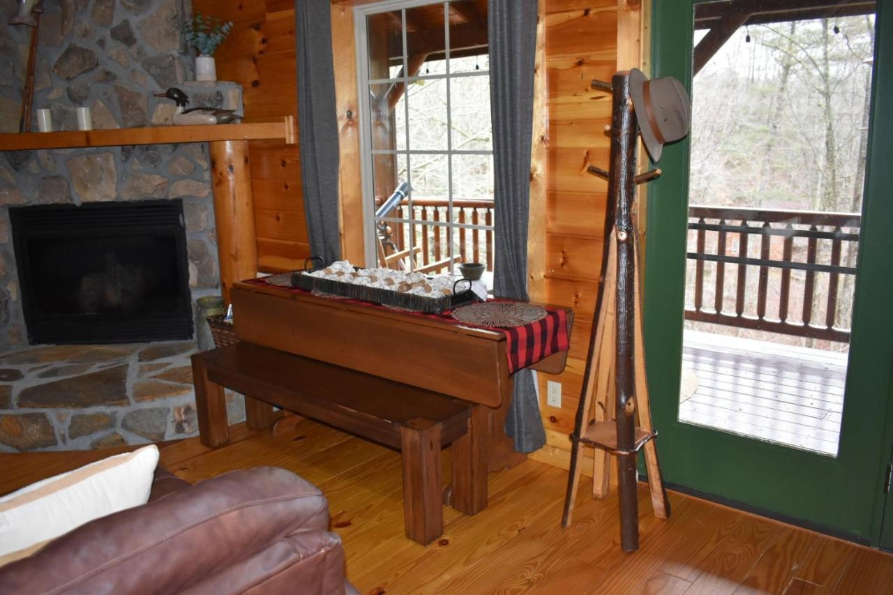 Tree Top Lodge: Lakeside Cabin Retreat with Hot Tub and Mountain Views Butler Exterior photo