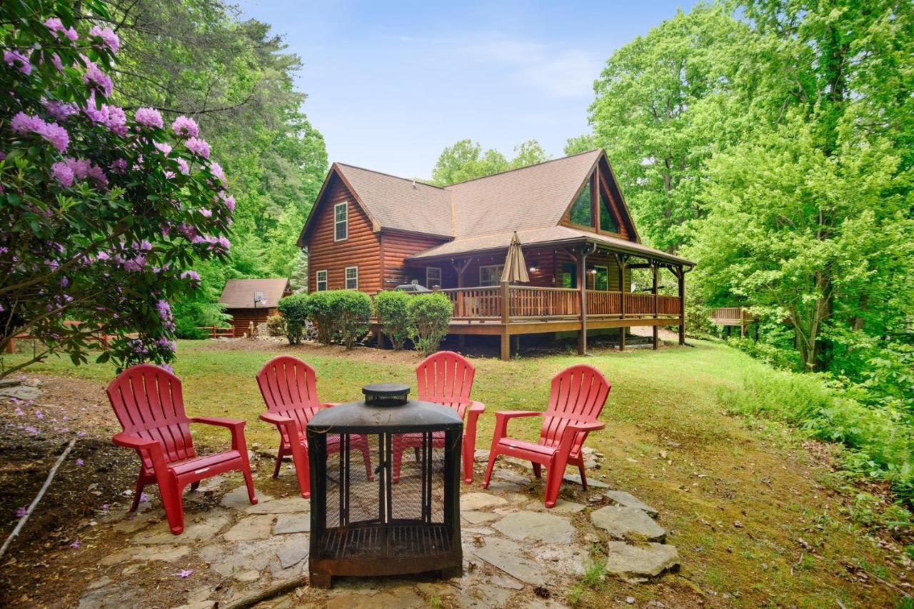 Tree Top Lodge: Lakeside Cabin Retreat with Hot Tub and Mountain Views Butler Exterior photo